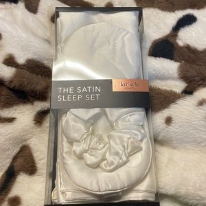 Sleep set.